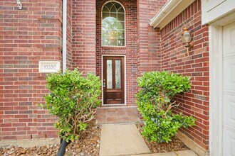 10330 Sablebrook Ln in Houston, TX - Building Photo - Building Photo