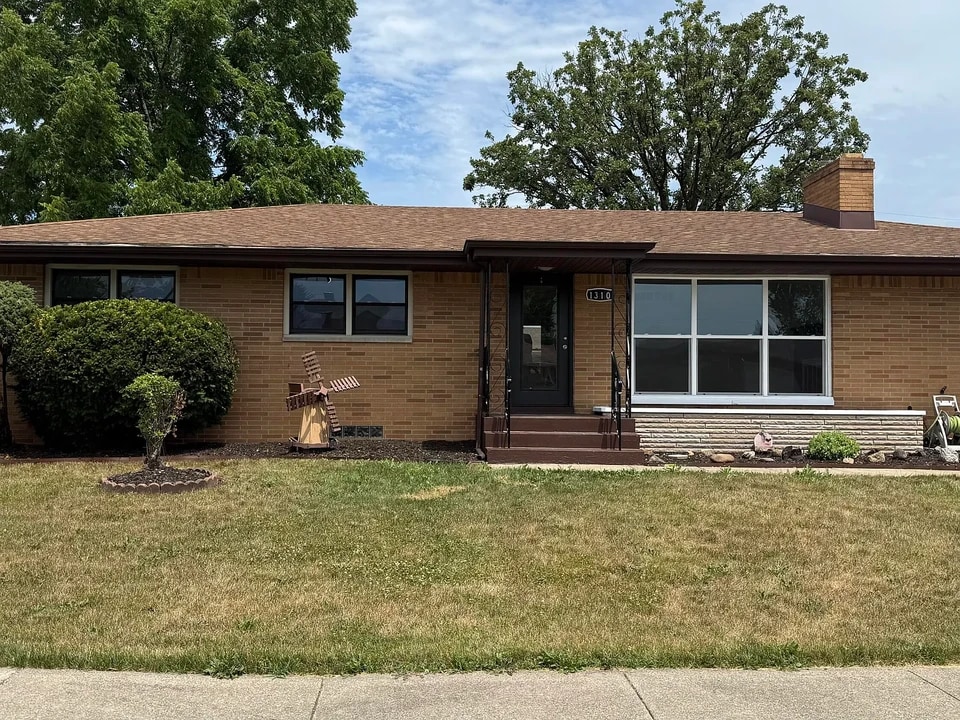 1310 Orchard Dr in Merrillville, IN - Foto de edificio