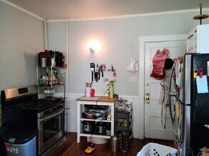 15 Langley Rd, Unit 1 in Boston, MA - Foto de edificio - Building Photo