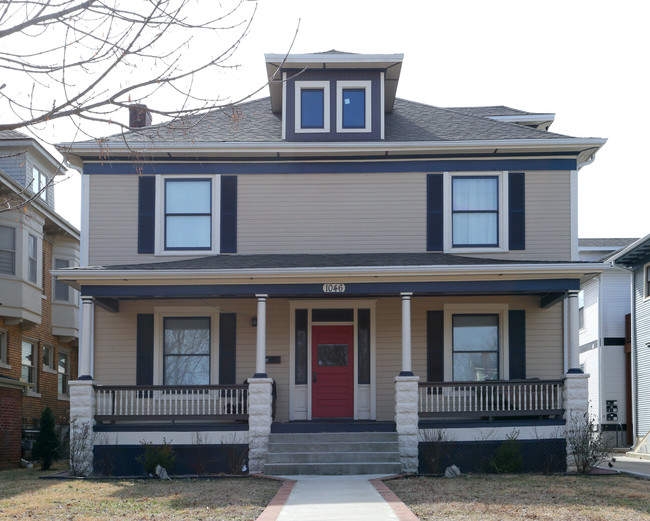 1046 E Walnut St in Springfield, MO - Building Photo - Building Photo