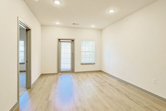 Woodview in Cedar Creek, TX - Foto de edificio - Interior Photo