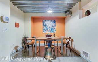 401 9th Ave N-Unit -Apt 104 in Seattle, WA - Foto de edificio - Building Photo
