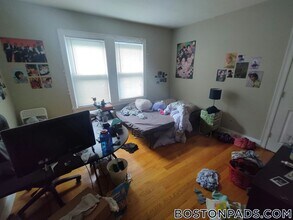 27 Fairfax St, Unit 1 in Somerville, MA - Foto de edificio - Building Photo