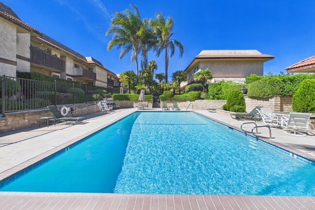 La Cresta Apartments