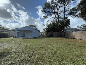 4806 Dell Ave in Lake Worth, FL - Building Photo - Building Photo