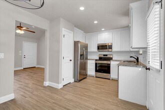 230 E Johnson St in Denison, TX - Building Photo - Building Photo