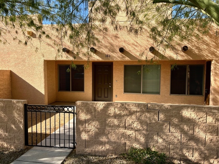 8940 W Olive Ave in Peoria, AZ - Building Photo