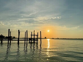 215 West Dr in Kemah, TX - Building Photo - Building Photo