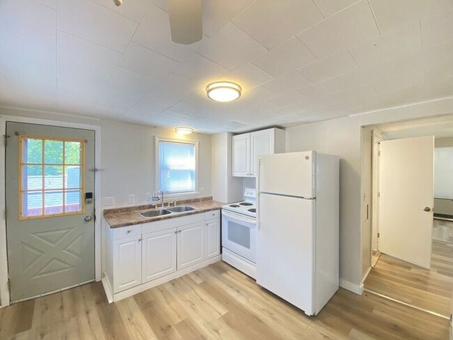 106 Washington St in Rochester, NH - Building Photo - Building Photo