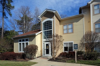 Burnt Oaks in North Beach, MD - Foto de edificio - Building Photo