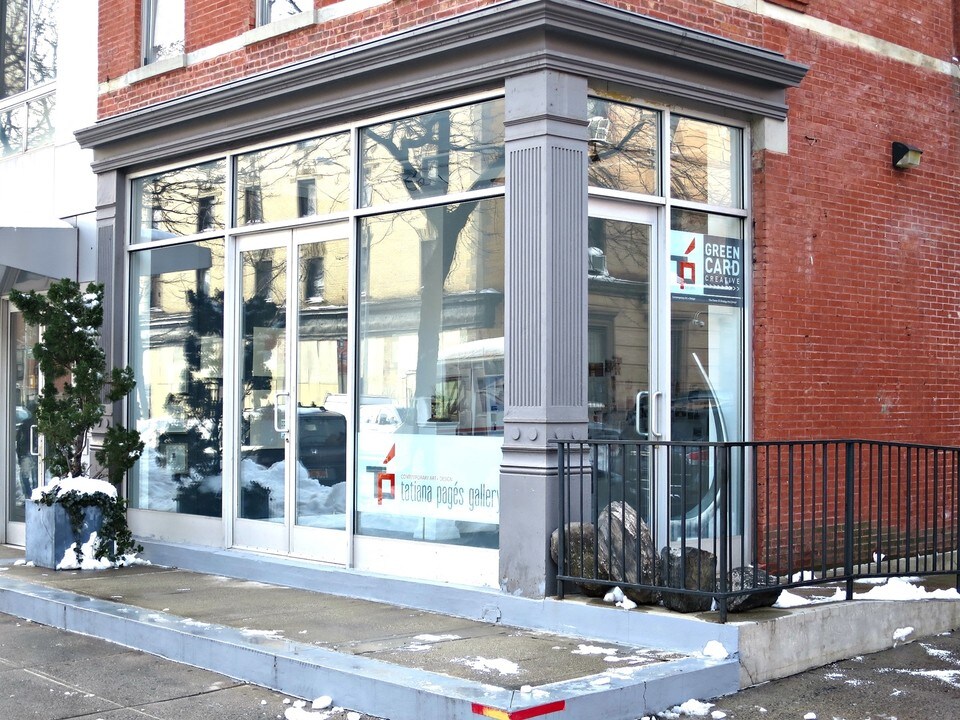 One Striver's Row in New York, NY - Building Photo