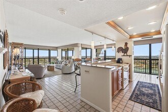 9495 Blind Pass Rd in St Pete Beach, FL - Building Photo - Building Photo