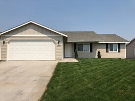 1306 W Shelby St in Moses Lake, WA - Building Photo