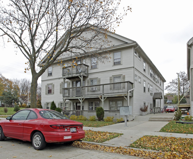 1606 S 88th St in Milwaukee, WI - Building Photo - Building Photo