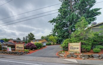 Ranch Apartments in Portland, OR - Foto de edificio - Building Photo