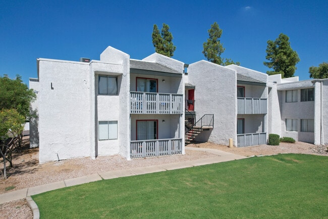 Woodbridge Apartment Homes in Phoenix, AZ - Foto de edificio - Building Photo