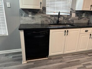 6736 Cambridge Dr in Rex, GA - Building Photo - Building Photo