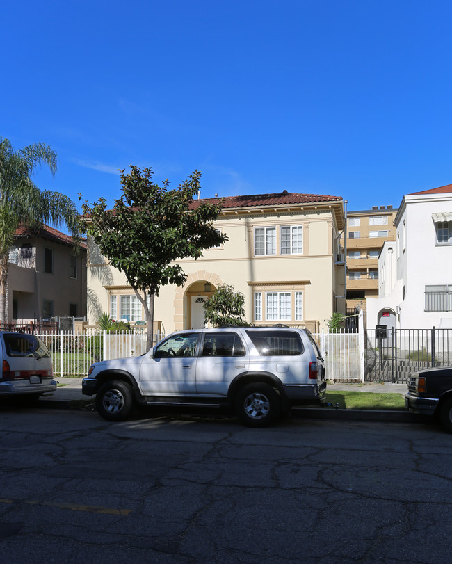 843 S New Hampshire Ave in Los Angeles, CA - Building Photo - Building Photo