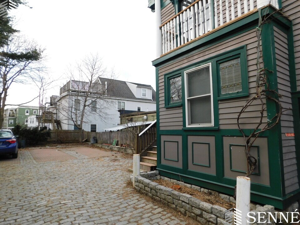 43 Sherman St, Unit 1 in Cambridge, MA - Building Photo