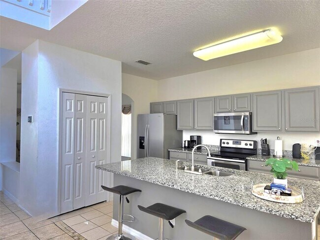 1027 Balmoral Dr in Davenport, FL - Building Photo - Building Photo