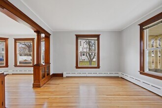 40 Winthrop St in Torrington, CT - Foto de edificio - Building Photo