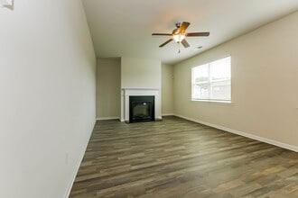 7524 Congregation St in Fairburn, GA - Foto de edificio - Building Photo