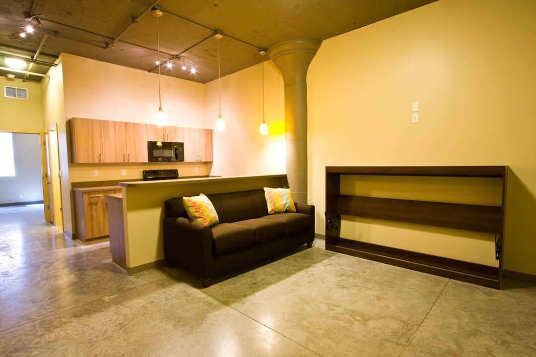 WC Shinn Lofts in Lincoln, NE - Foto de edificio