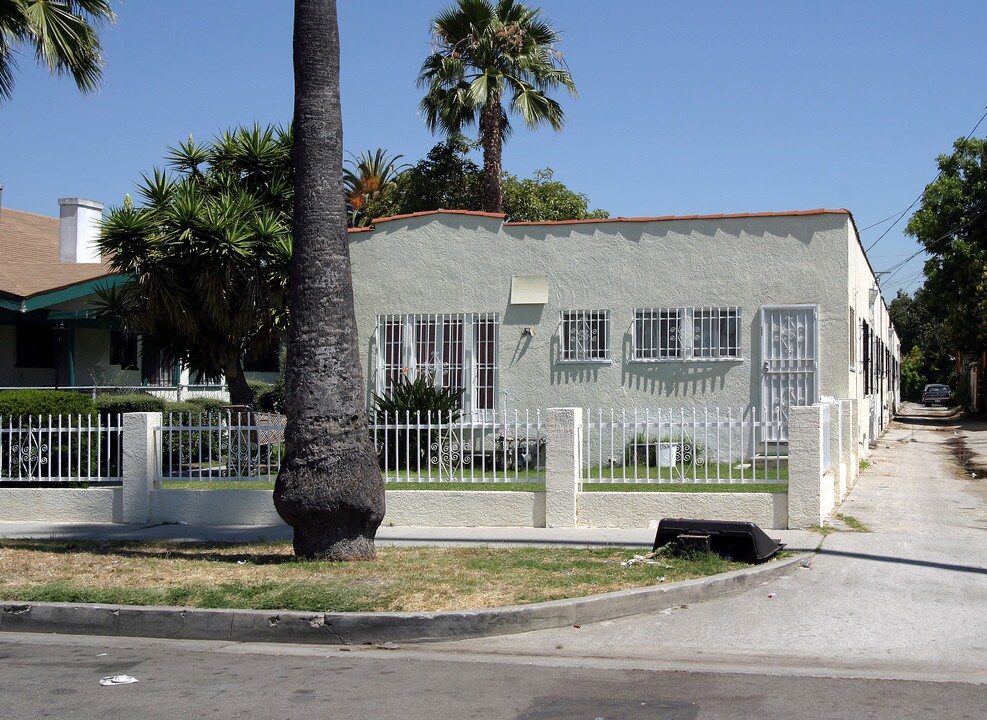 1551 W 51st St in Los Angeles, CA - Building Photo