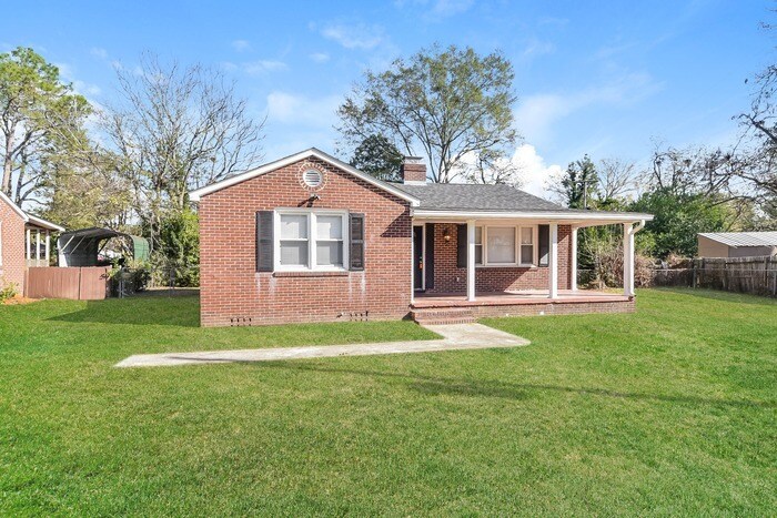 2351 Laurie St in Cayce, SC - Building Photo