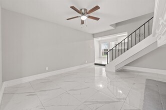 7739 Antoine Dr in Houston, TX - Building Photo - Building Photo