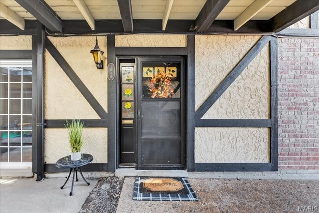 1040 Pinegate Dr in Kirkwood, MO - Building Photo - Building Photo