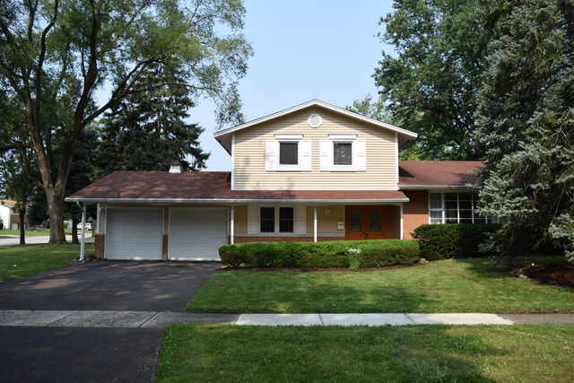 1224 E Thurston Dr in Palatine, IL - Building Photo