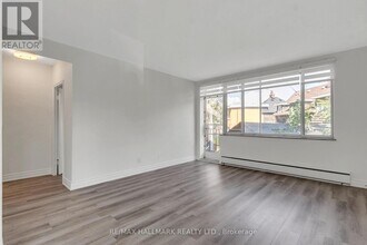 18-18 Kenrae Rd in Toronto, ON - Building Photo - Building Photo