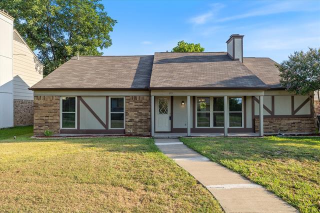 319 Southerland Ave in Mesquite, TX - Building Photo