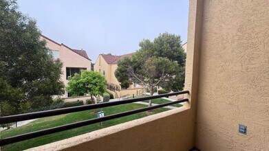 3939 Nobel Dr in San Diego, CA - Building Photo - Building Photo