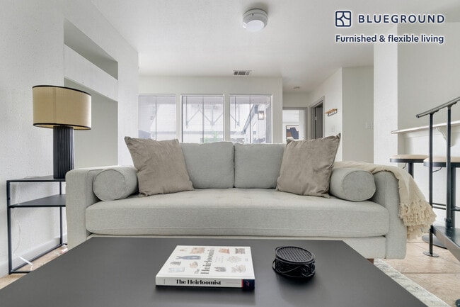 201 E 4th St in Austin, TX - Building Photo - Building Photo