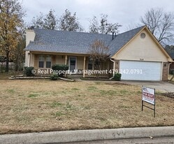 705 J St in Barling, AR - Building Photo