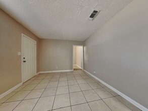 5126 Banshee Ave in Jacksonville, FL - Building Photo - Building Photo