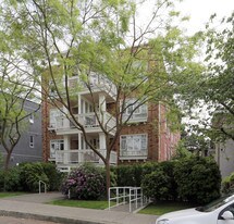 The Charleston in Vancouver, BC - Building Photo