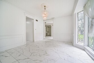 15738 Fleetwood Oaks Dr in Houston, TX - Building Photo - Building Photo