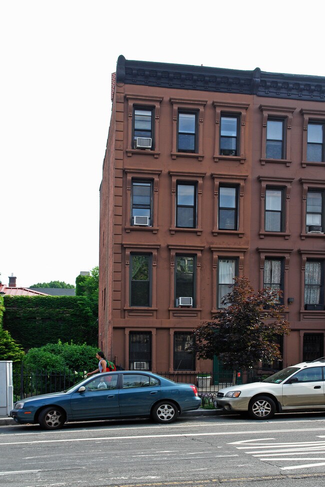 385 9th St in Brooklyn, NY - Foto de edificio - Building Photo