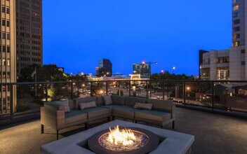 3380 Peachtree Rd NE in Atlanta, GA - Building Photo - Building Photo