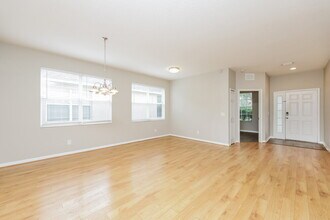 13043 Terrace Springs Dr in Temple Terrace, FL - Building Photo - Building Photo