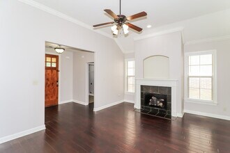 6832 Lagrange Grove Dr in Cordova, TN - Foto de edificio - Building Photo