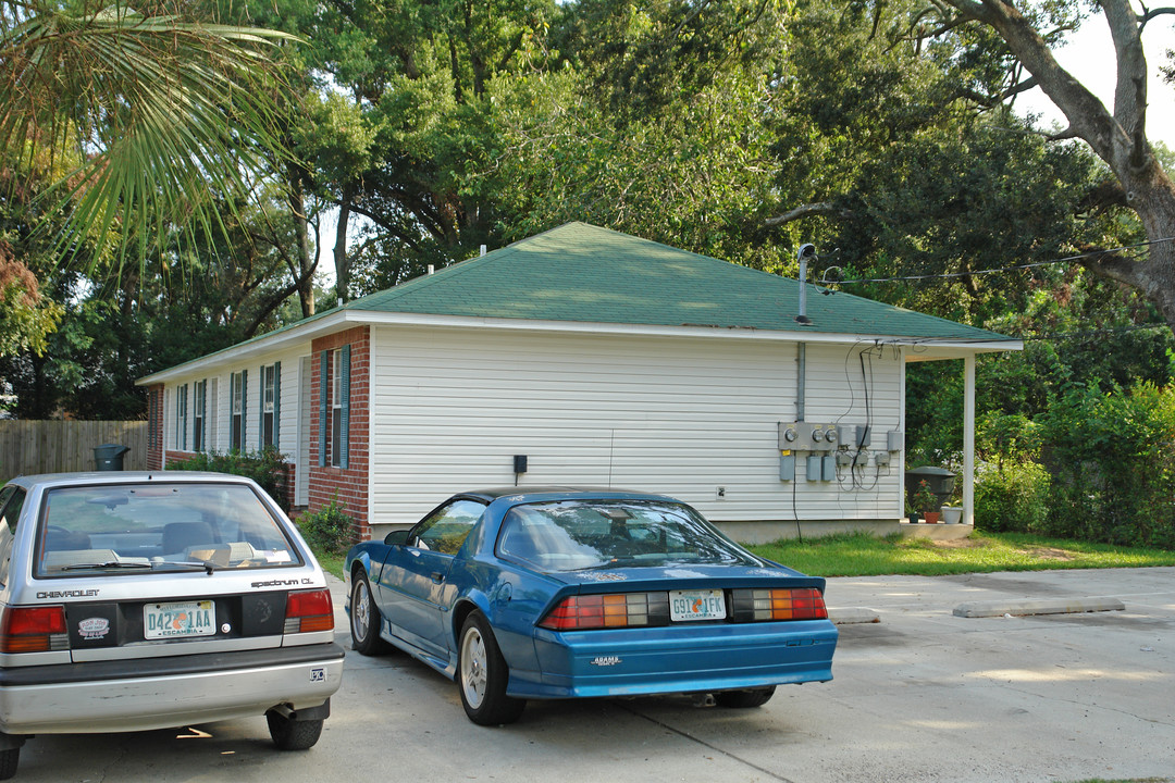 1670 Hernandez St in Pensacola, FL - Building Photo