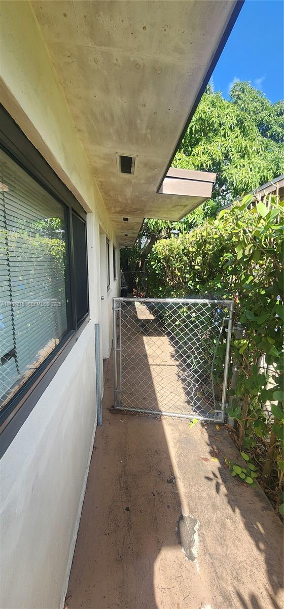 6455 SW 33rd St in Miami, FL - Building Photo - Building Photo