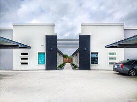1001 N Maryland St, Unit 3 in Alton, TX - Building Photo