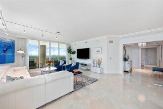 411 N New River Dr E in Fort Lauderdale, FL - Building Photo - Building Photo