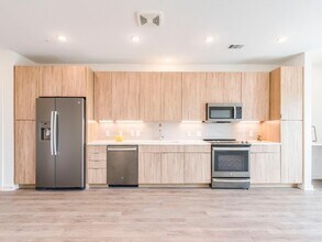 4802 S Congress Ave in Austin, TX - Building Photo - Building Photo