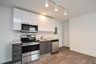 940 W Winona St in Chicago, IL - Building Photo - Building Photo